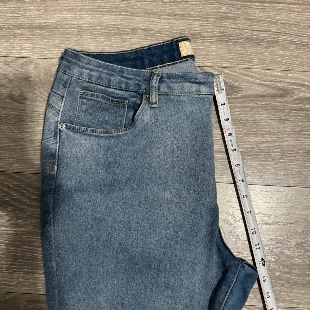Hybrid & Company Womens Bermuda Sz 18‎ Blue Denim Shorts High Rise Stretch Curvy